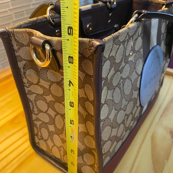 Coach Dempsey tote with wallet - Picture 16 of 16